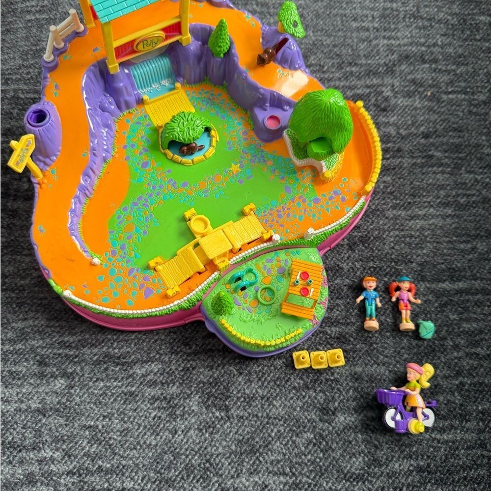 1998 Vintage Polly Pocket Action Park Rare Find